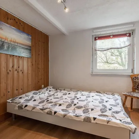 Cosy Flat In With Garden Niepars