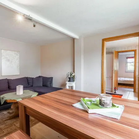 아파트 Cosy Flat In With Garden *